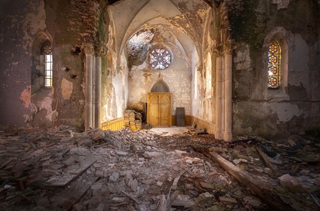 Igreja abandonada