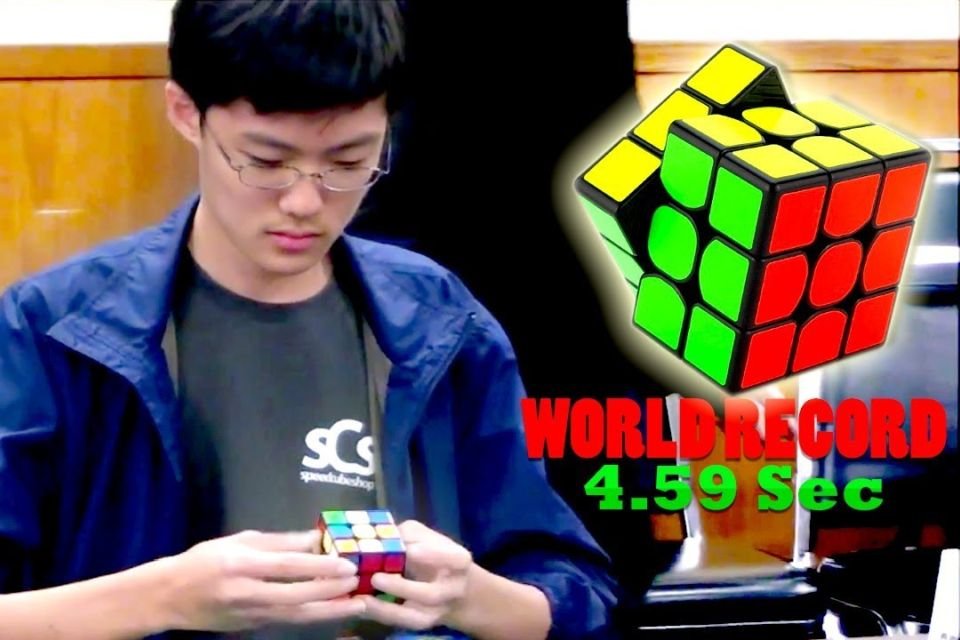 Record Mundial de malabarismo com cubos mágicos!, No finalzinho de 2017  Que Jianyu da China Bateu o Record Mundial de solução de 3 cubos mágicos  com malabarismo! simplesmente impressionante!, By montandocubo.com