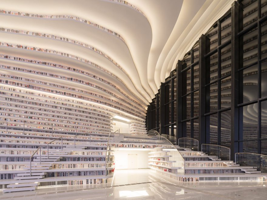 Uau! Conheça esta imensa biblioteca, cujo acervo é de 1,2 milhão de livros