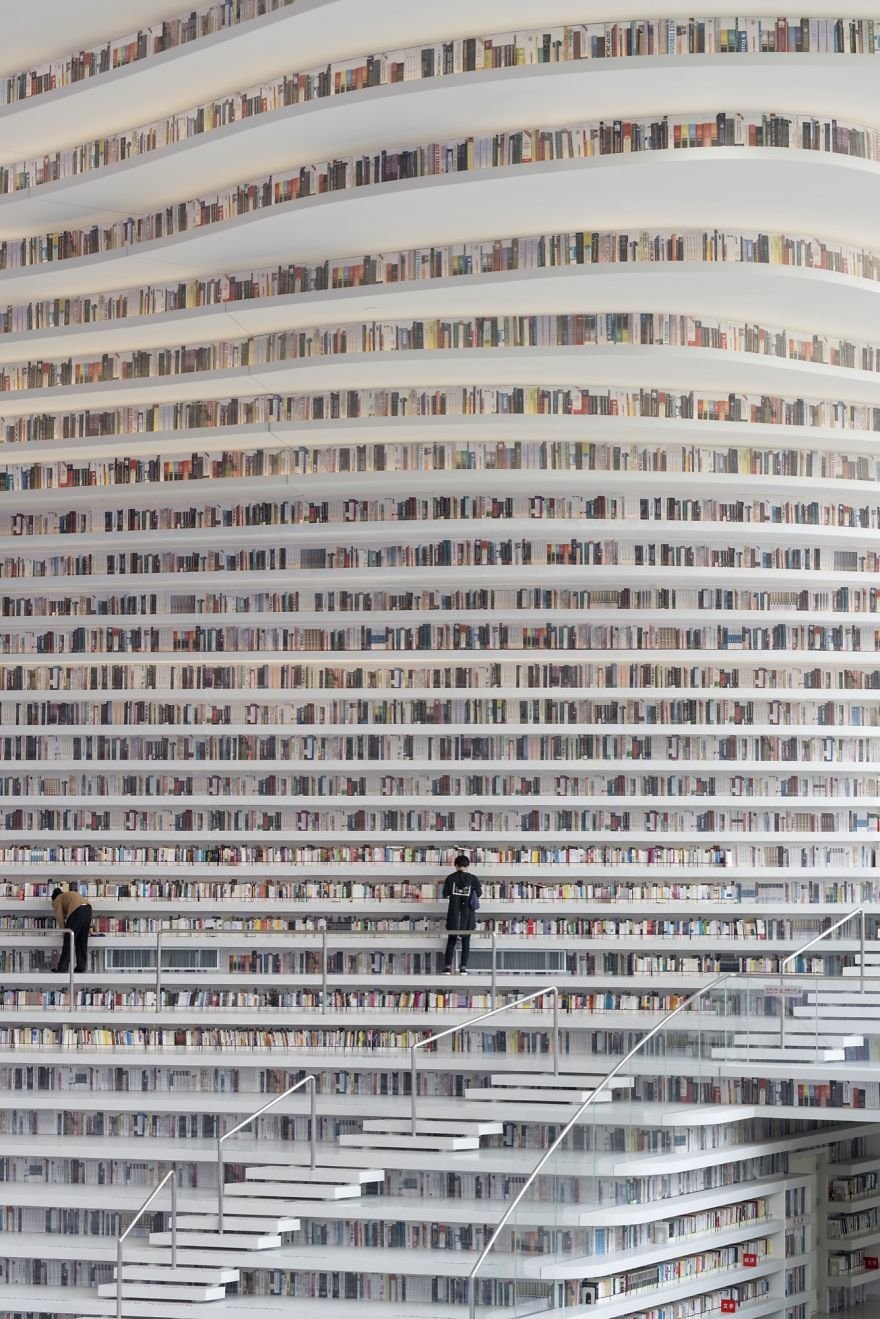 Uau! Conheça esta imensa biblioteca, cujo acervo é de 1,2 milhão de livros