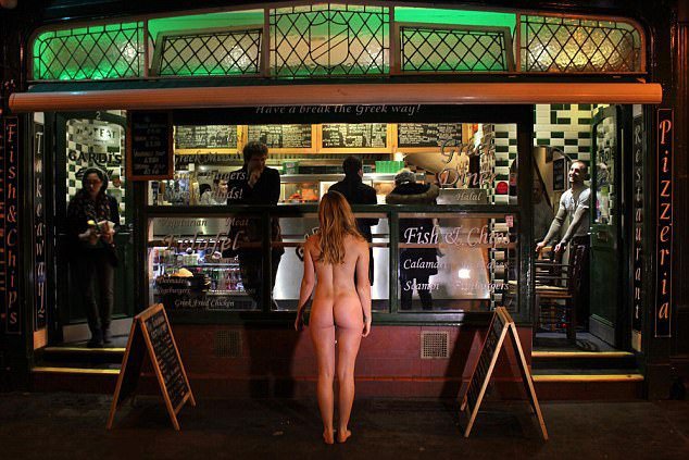 Disputa de melhor bunda da Universidade de Cambridge está dando o que falar