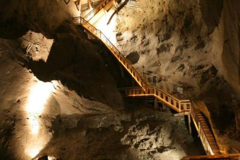(Wieliczka Salt Mine)