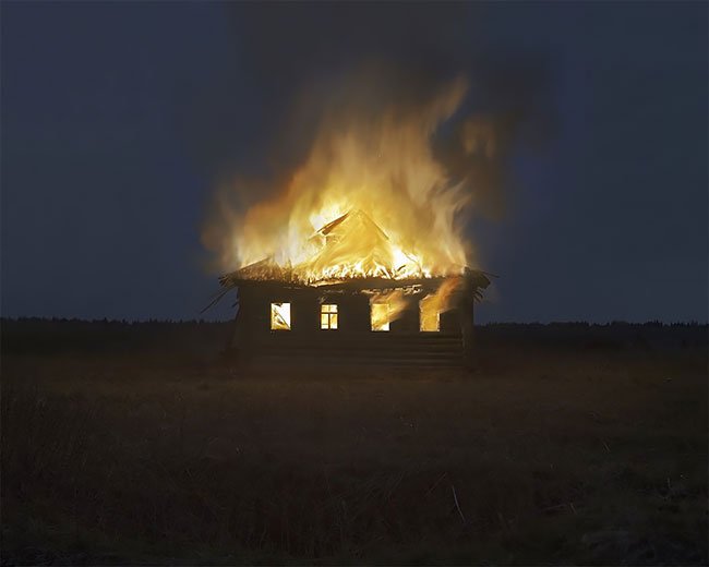Casa queimando