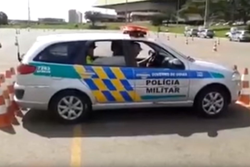 Você não vai acreditar no que este motorista barbeiro fez em plena rodovia!  - Mega Curioso