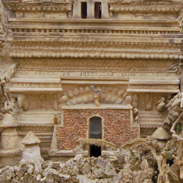 O palácio feito por um carteiro com pedras que encontrou em seu itinerário