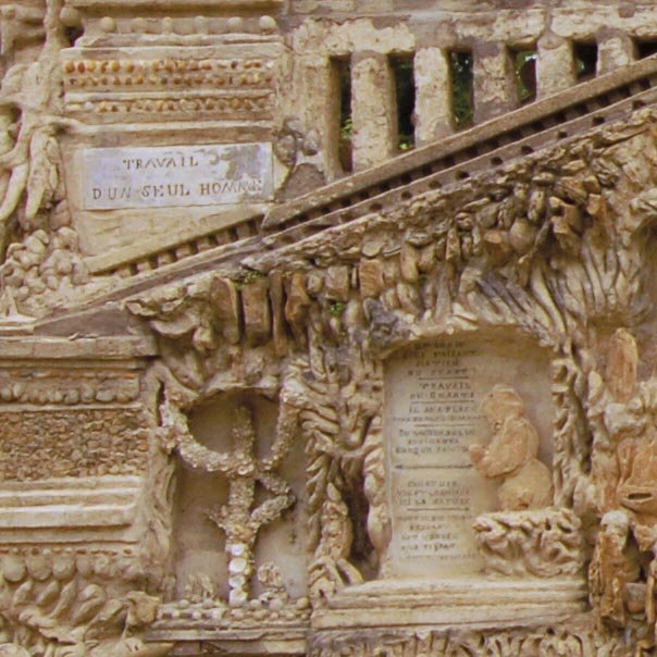 O palácio feito por um carteiro com pedras que encontrou em seu itinerário