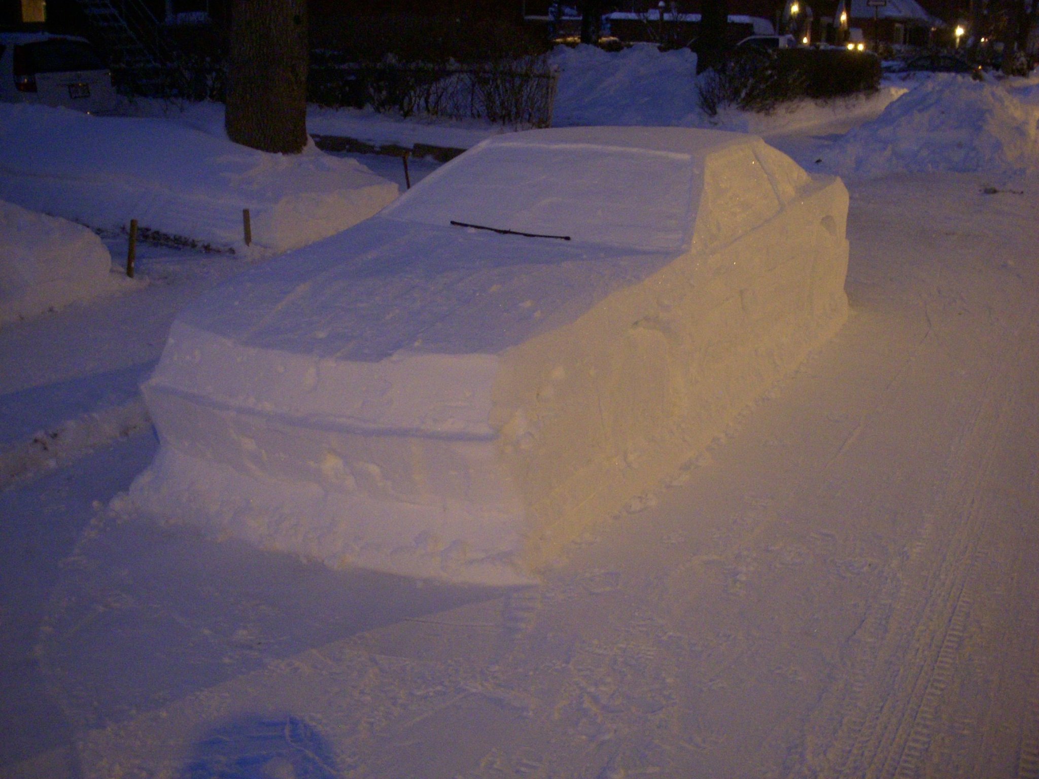 Carro feito de neve