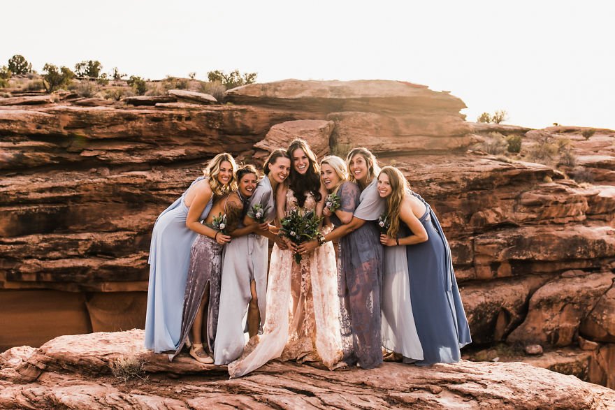 Veja fotos de um casamento feito entre duas montanhas, a 120m do chão
