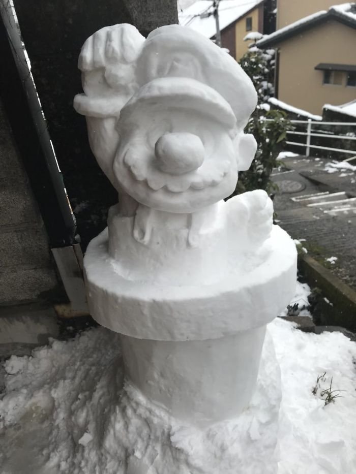 É isto o que acontece quando neva no Japão