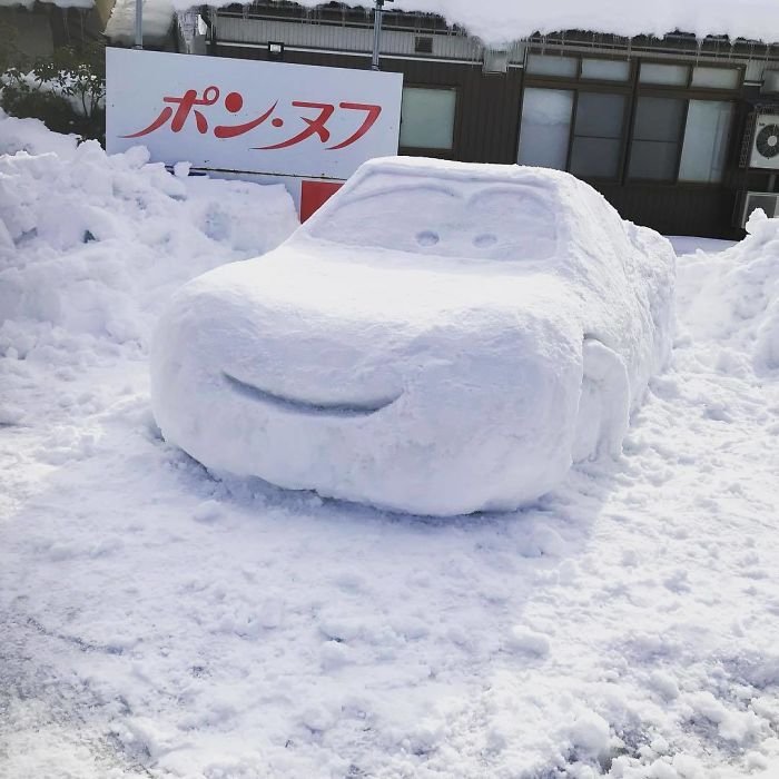É isto o que acontece quando neva no Japão
