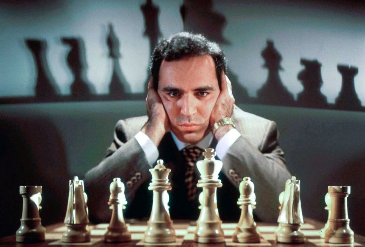 Há 20 anos, supercomputador derrotou o campeão mundial do xadrez Garry  Kasparov – Acervo Folha