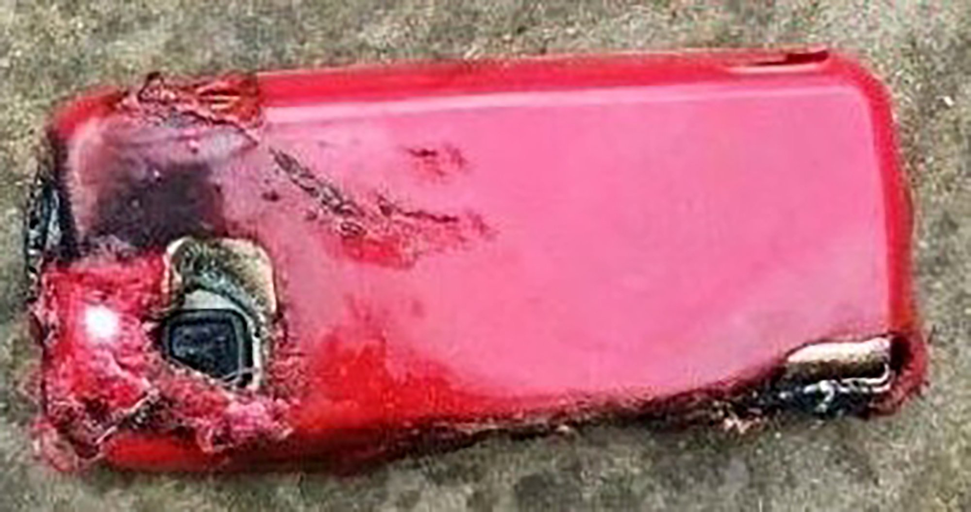 Antigo smartphone Nokia explode e mata jovem durante ligação