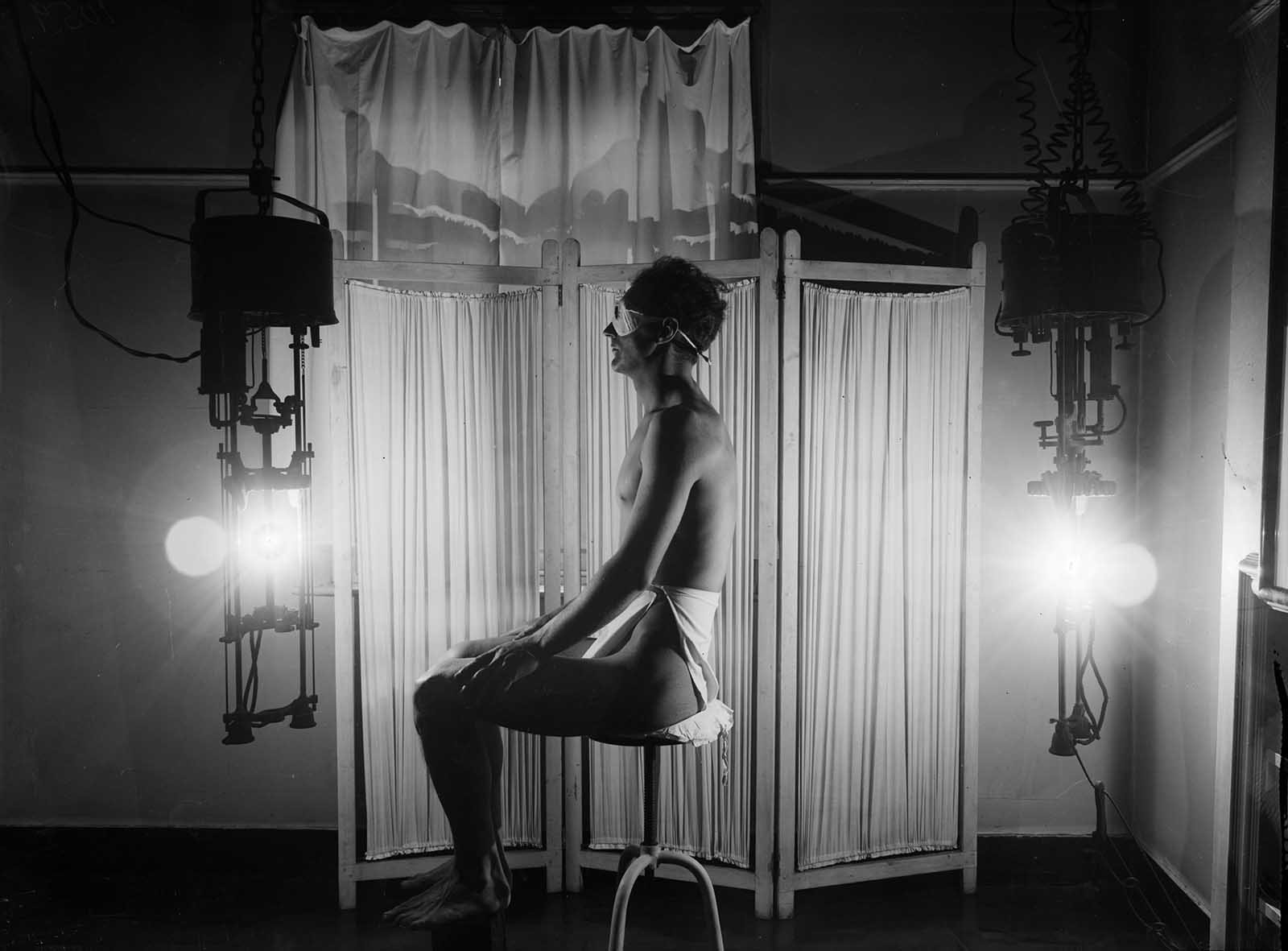 Imagens bizarras retratam tratamentos médicos ao longo da história