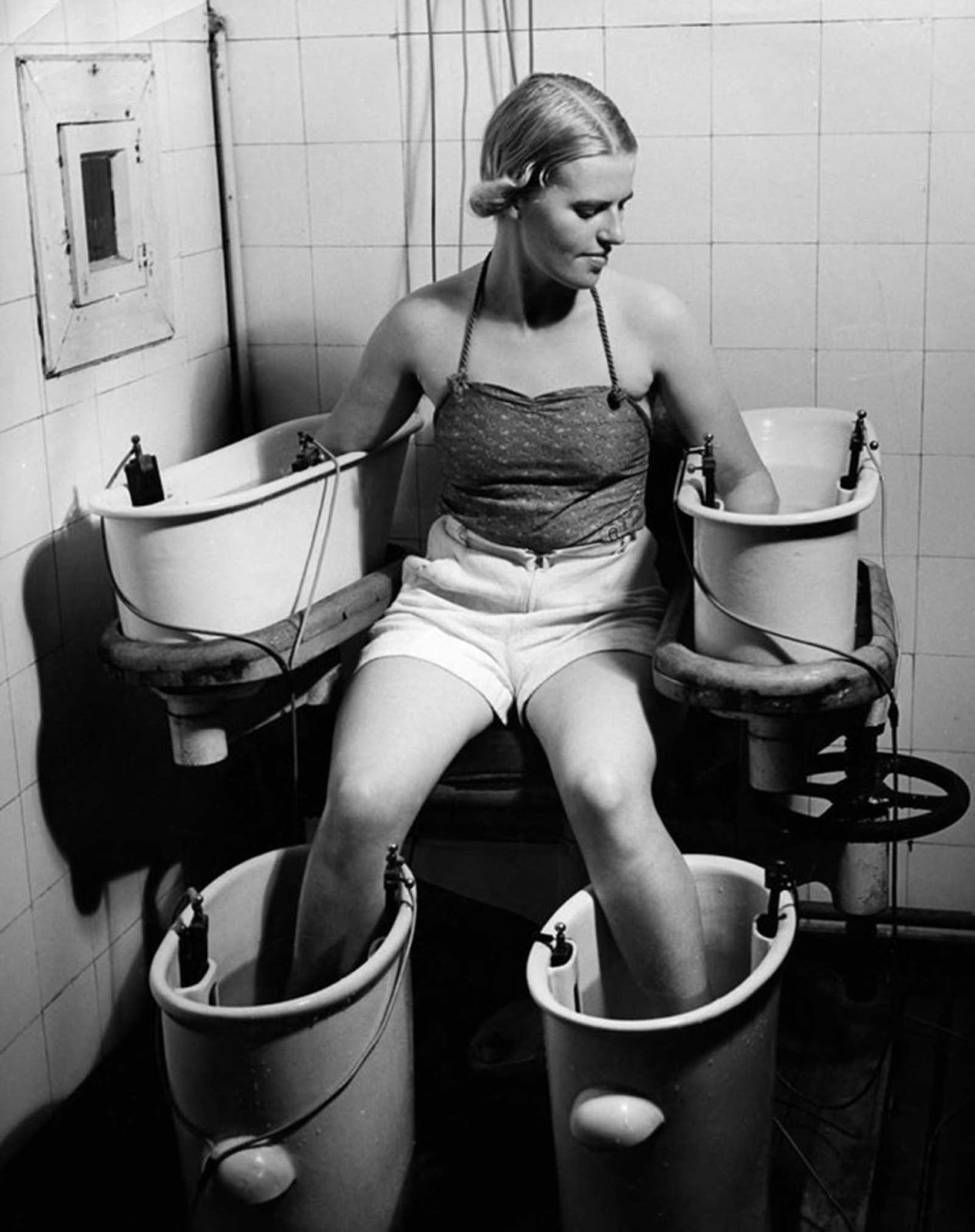 Imagens bizarras retratam tratamentos médicos ao longo da história