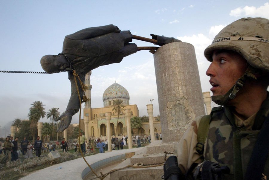 Estátua de Saddam