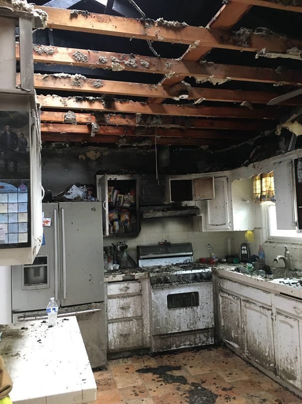 Cozinha destruída
