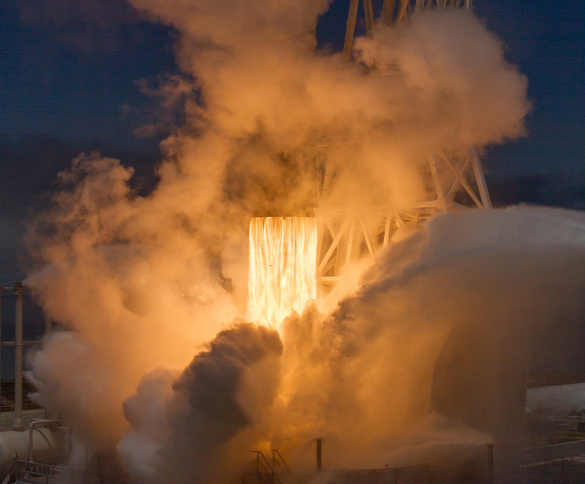 Fotógrafo tem câmera derretida em lançamento da NASA, mas recupera fotos