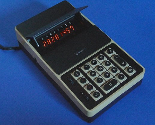 Uma calculadora.