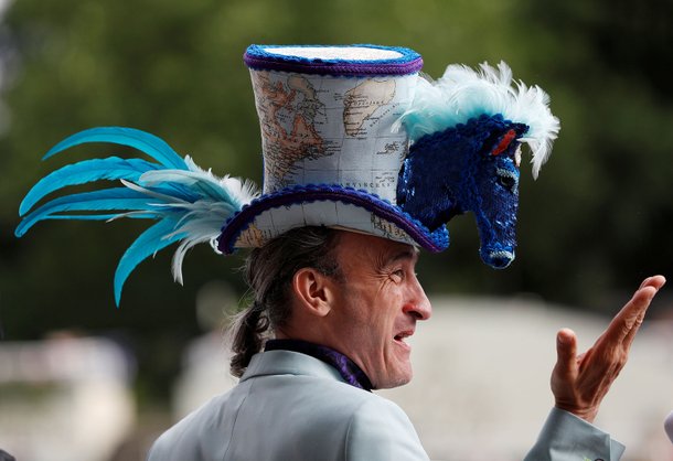 Toll Intermediate dishonest 21 chapéus loucos e extravagantes que desfilaram pelas corridas de Ascot -  Mega Curioso