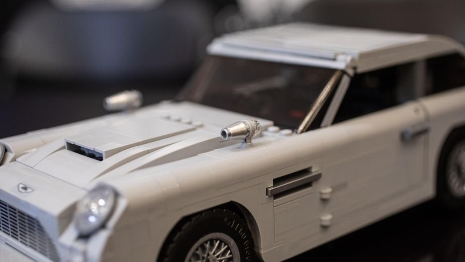 Clássico! Abram alas para o LEGO Aston Martin DB5 do James Bond