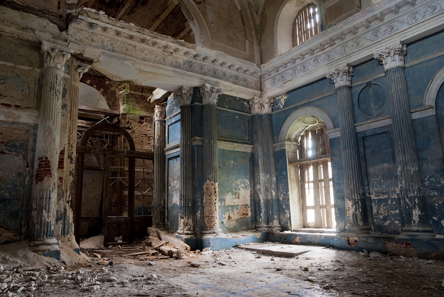 Igreja abandonada na Rússia