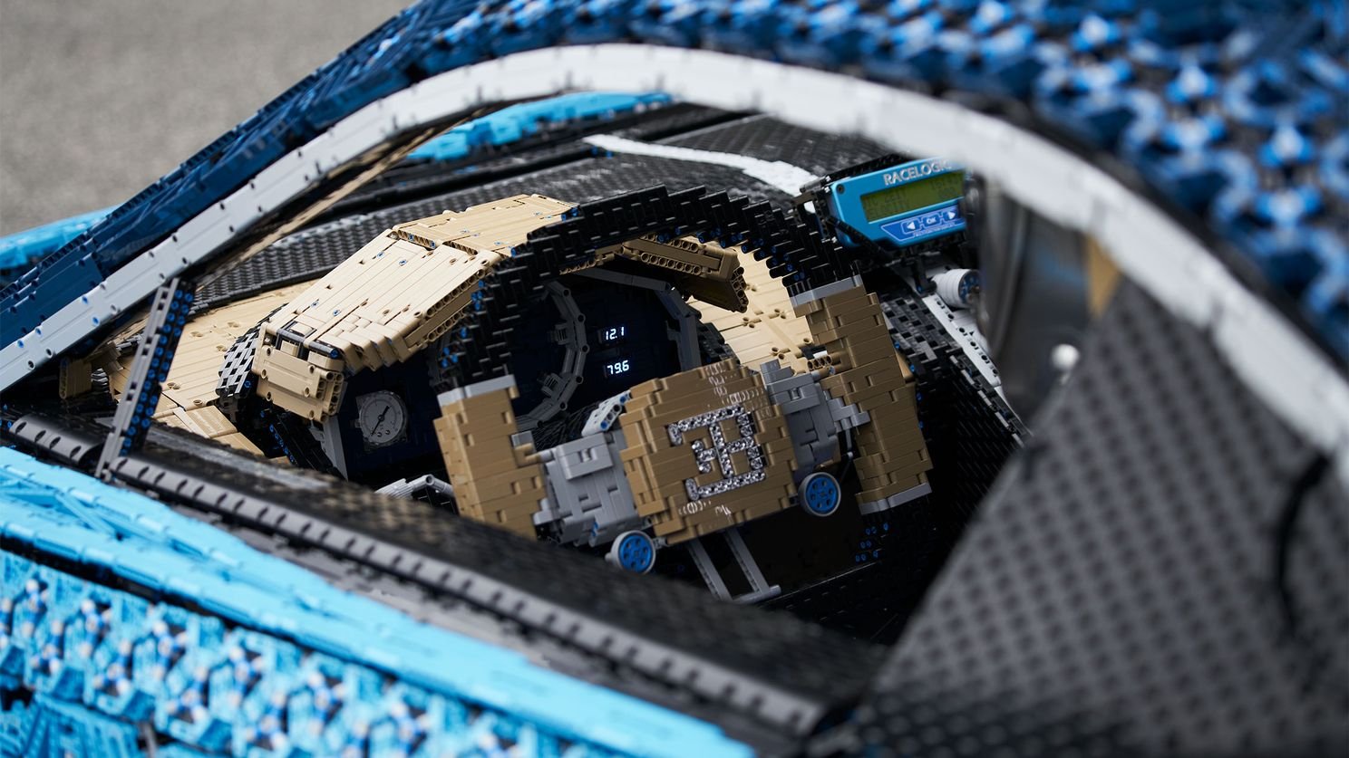 LEGO constrói réplica funcional em tamanho real de um Bugatti Chiron