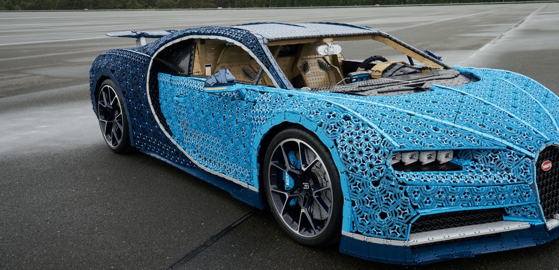 LEGO constrói réplica funcional em tamanho real de um Bugatti Chiron