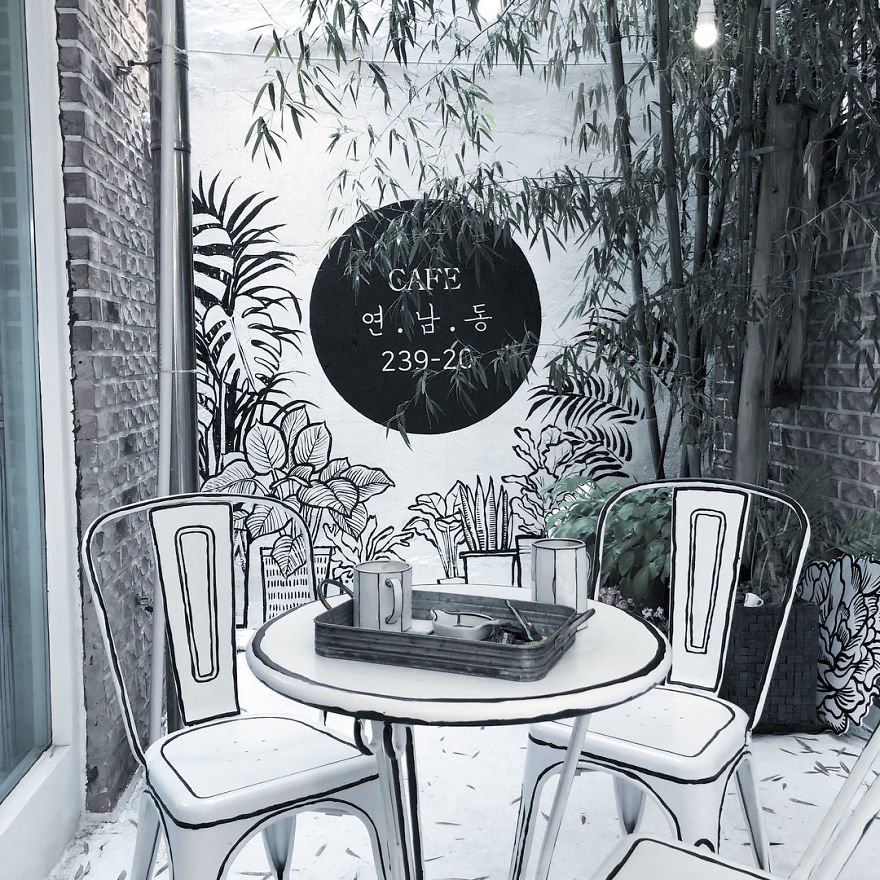 Conheça o café onde tudo parece um cenário de quadrinhos