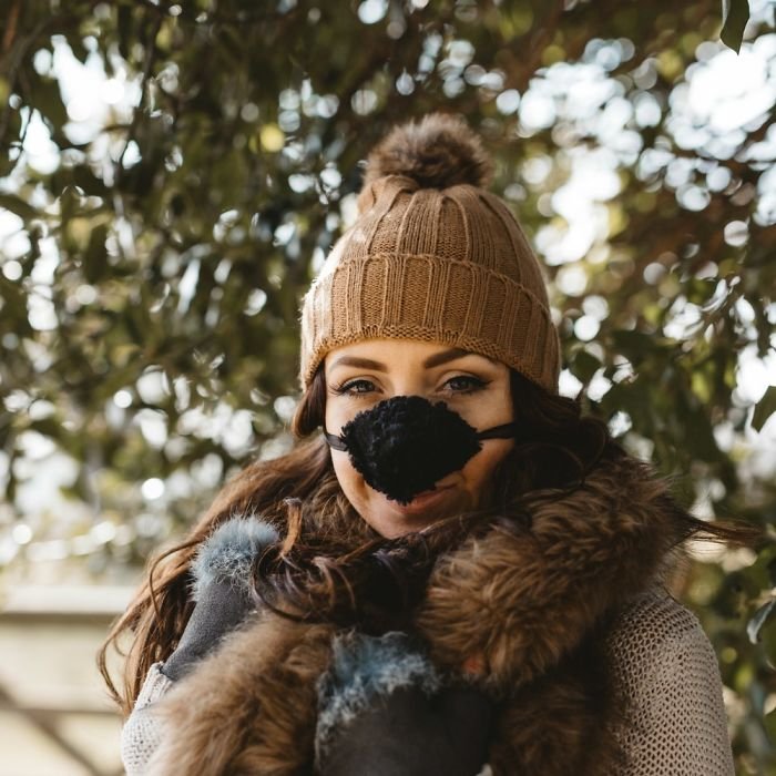 Esta empresa vende capuz de nariz, a solução para quem tem frio no focinho