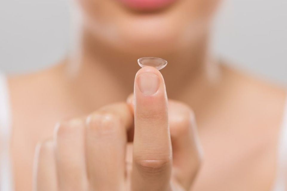 Imagem de Lentes de contato hi-tec medem glicose no sangue e corrigem daltonismo no megacurioso