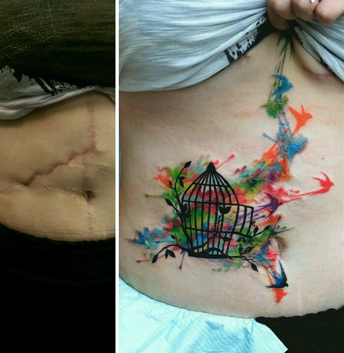 Tatuagem colorida na barriga