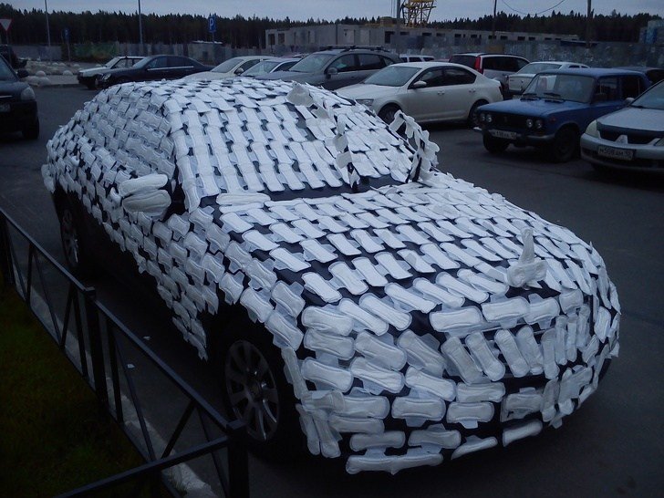 Carro coberto com absorventes