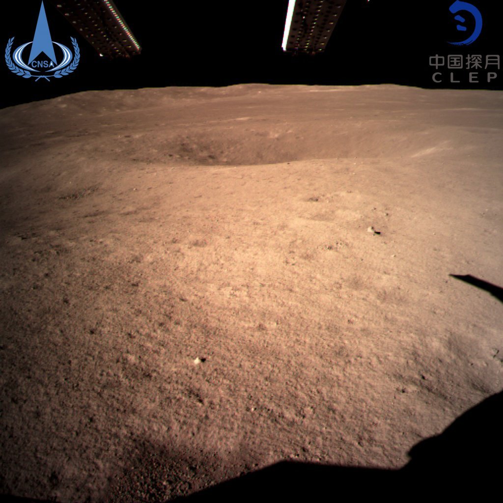 China divulga primeiras fotos tiradas no lado oculto da Lua