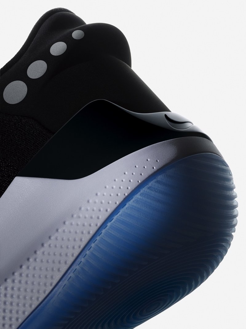 Novos tênis da Nike têm ajuste automático com uso de app em smartphone