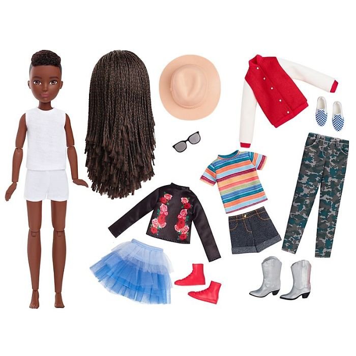 Sem ombros ou quadris largos, Mattel lança primeira linha de gênero neutro  da Barbie - Revista Crescer