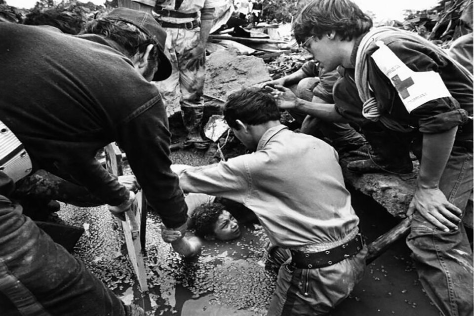 Imagem de Fotógrafo captura últimos momentos de menina presa em lamaçal no megacurioso