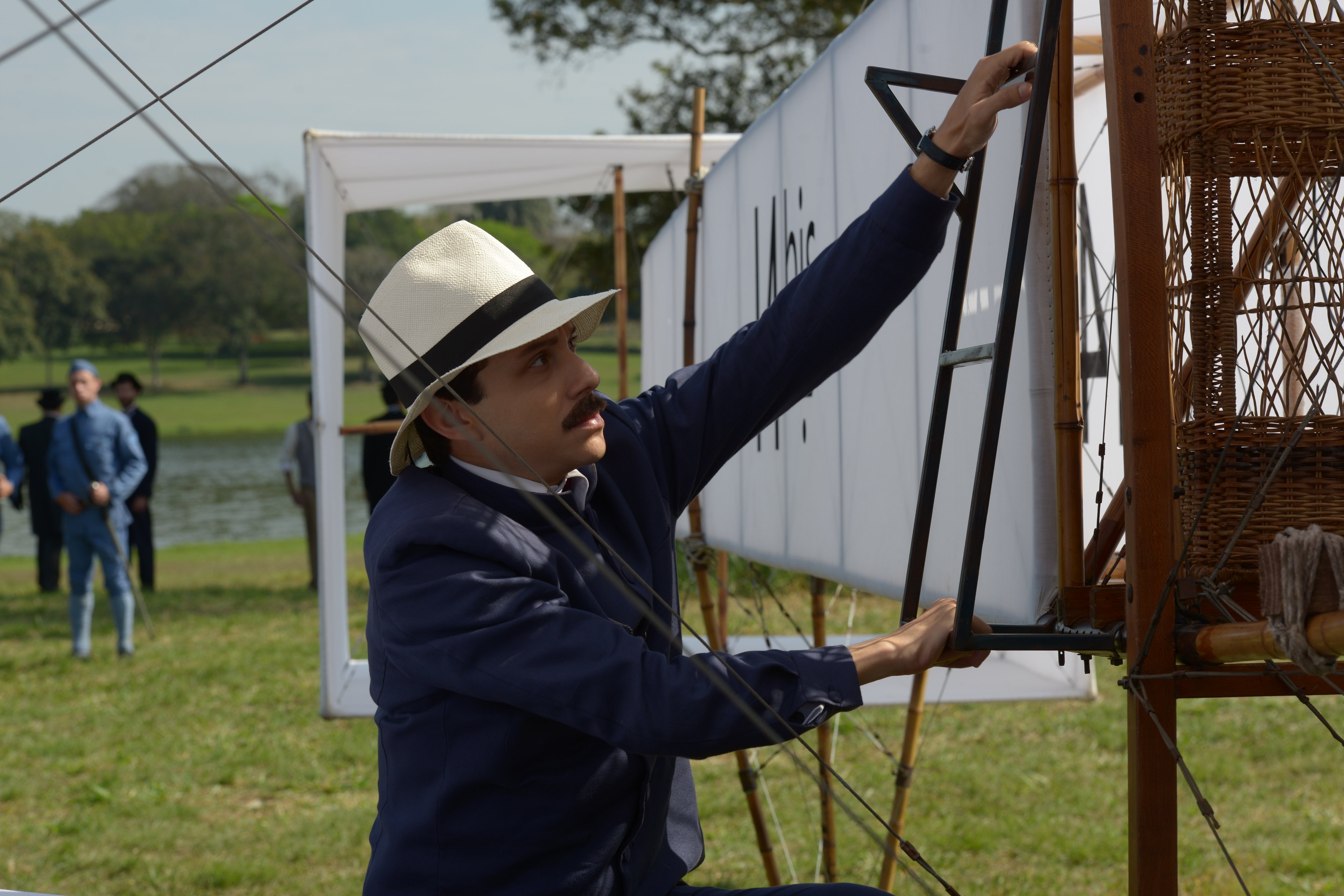 Imagem de Série "Santos Dumont" da HBO traz olhar profundo sobre o inventor no megacurioso