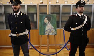https://www.dailymail.co.uk/news/article-7899803/Painting-Italian-art-gallerys-wall-missing-Gustav-Klimt-canvas-Portrait-Lady.html
