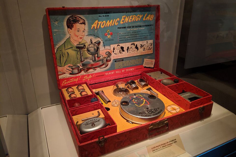 Imagem de O kit científico para crianças que continha radiação no megacurioso