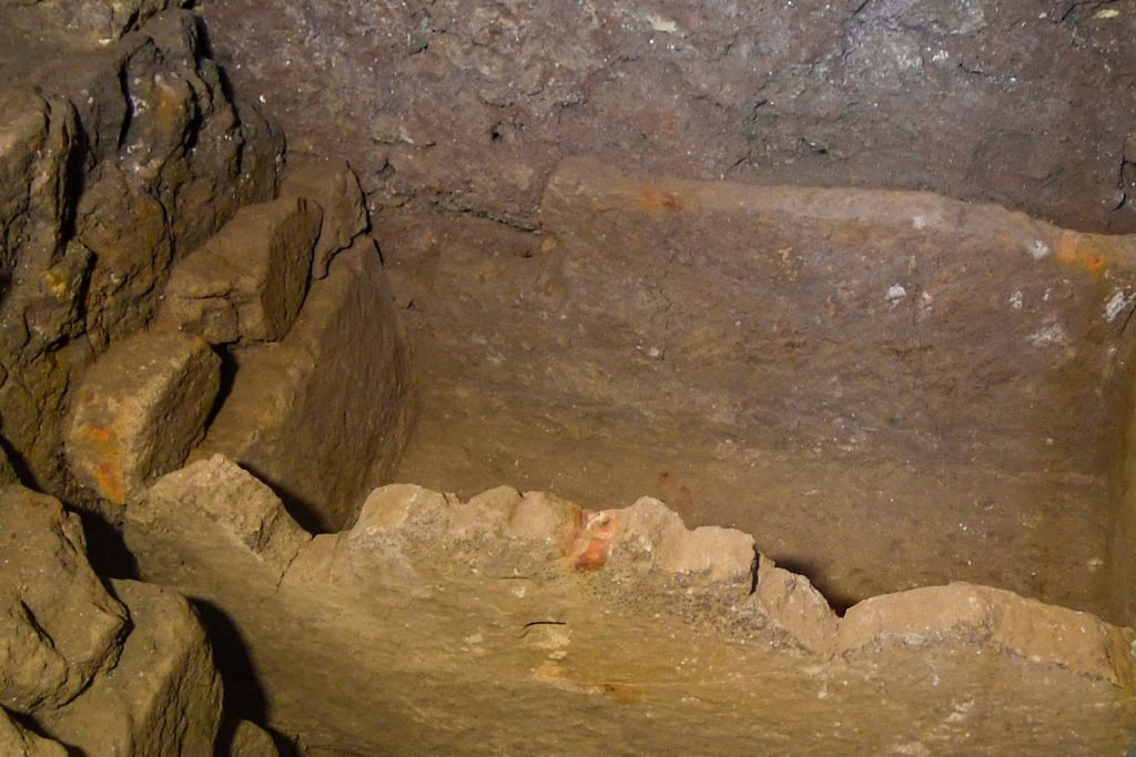 https://news.artnet.com/art-world/archaeologists-discover-romulus-tomb-1785807