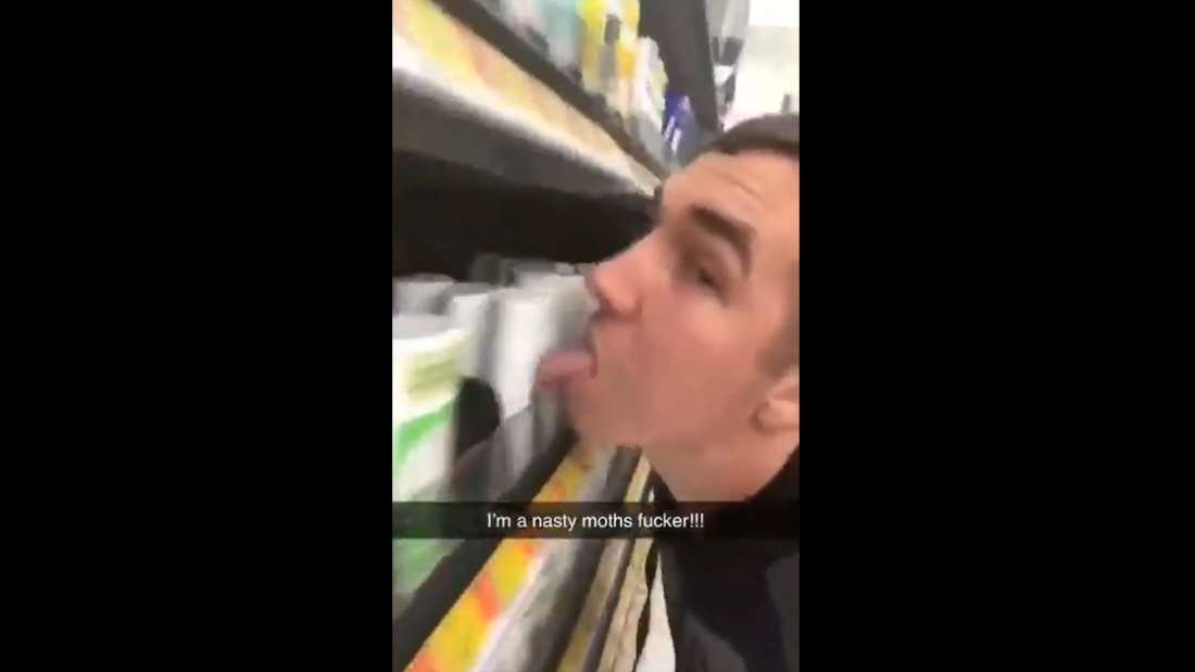 Imagem de Homem que se filmou lambendo produtos de mercado é preso nos EUA no megacurioso