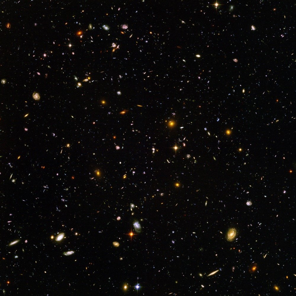 O mais longe que o Hubble foi capaz de ver: uma pequena região do espaço na constelação da Fornalha, a 45 milhões de anos-luz da Terra.