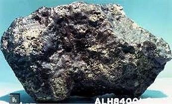 Imagem de uma parte do meteorito Allan HIlls, encontrado na Antártica. (Fonte: Meteorite Studies / Divulgação)