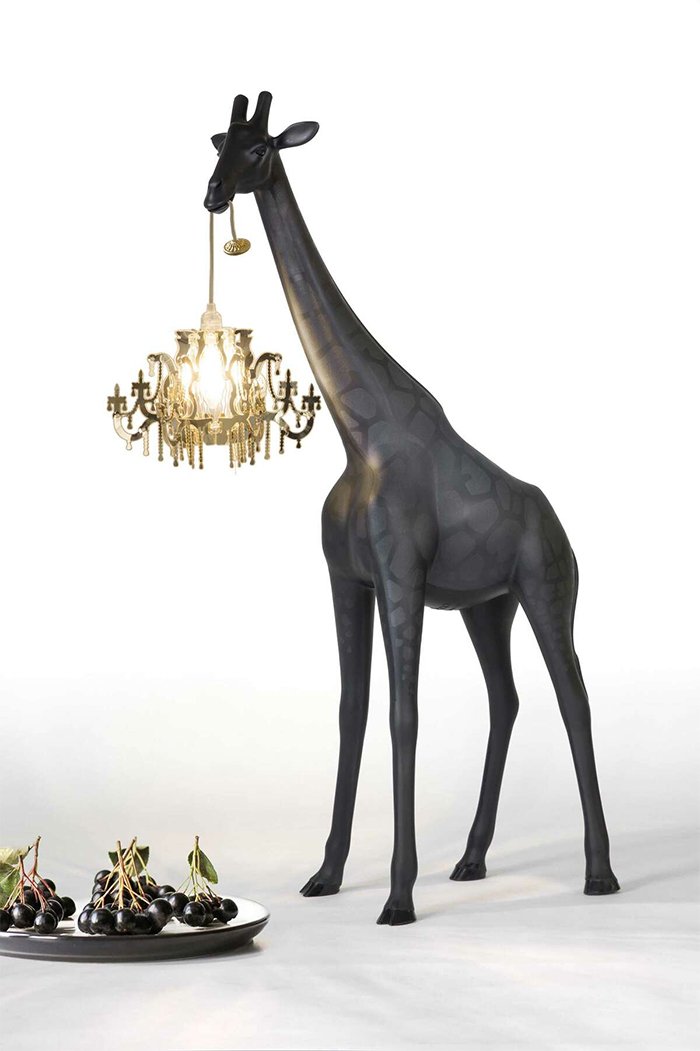 A menor girafa custa aproximadamente R$ 2 mil. (Fonte: Reprodução / 1stdibs)