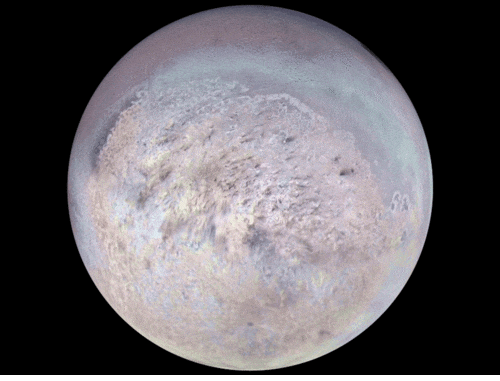 A lua Tritão, em Netuno (Fonte: Wikimedia Commons)