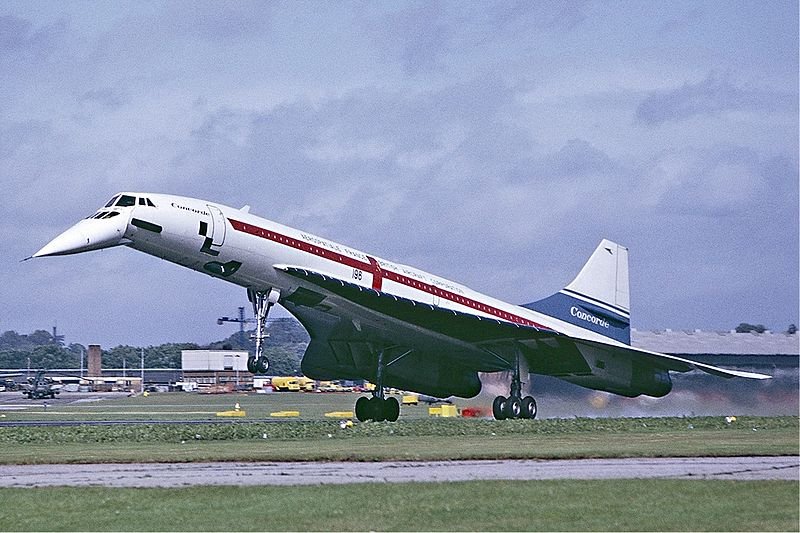 O nariz do Concorde baixava para não atrapalhar em pousos e decolagens (Fonte: Wikimedia Commons)