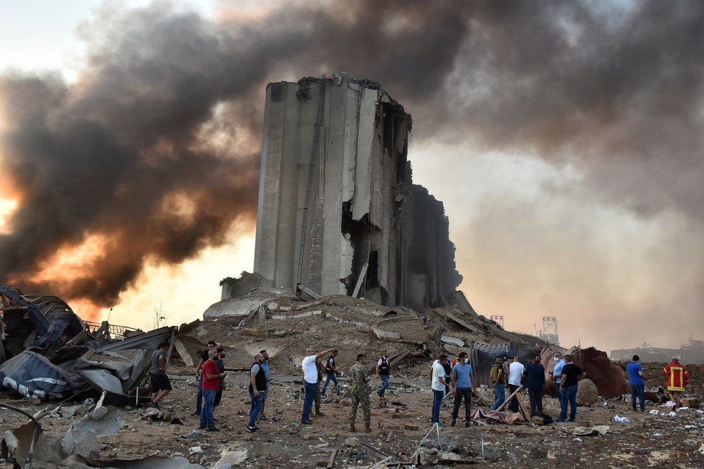 Destroços da explosão em Beirute, no Líbano. (Fonte: STR/AFP/Reprodução)