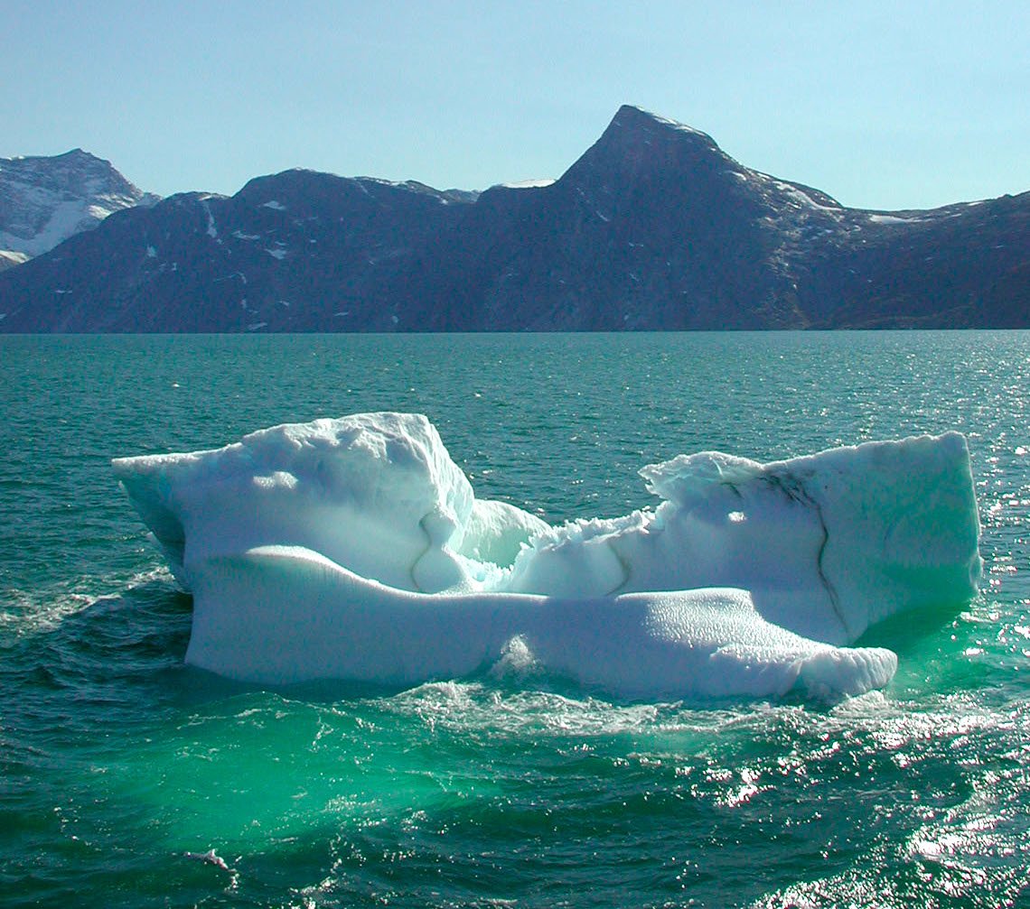 O nível do mar se eleva à medida que o gelo derrete na Groenlândia (Fonte: Jane George/Reprodução)