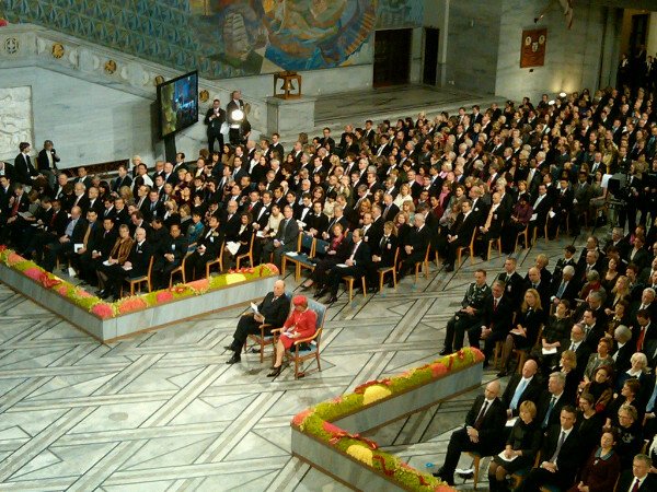 Cerimônia do Prêmio Nobel em 2010. (Fonte: Wikimedia Commons)