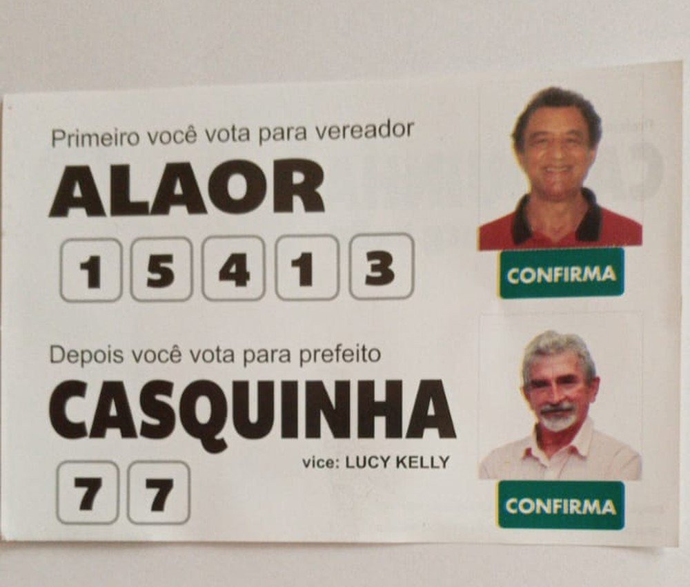 Santinho distribuído pela cidade com o número errado do candidato Alaor